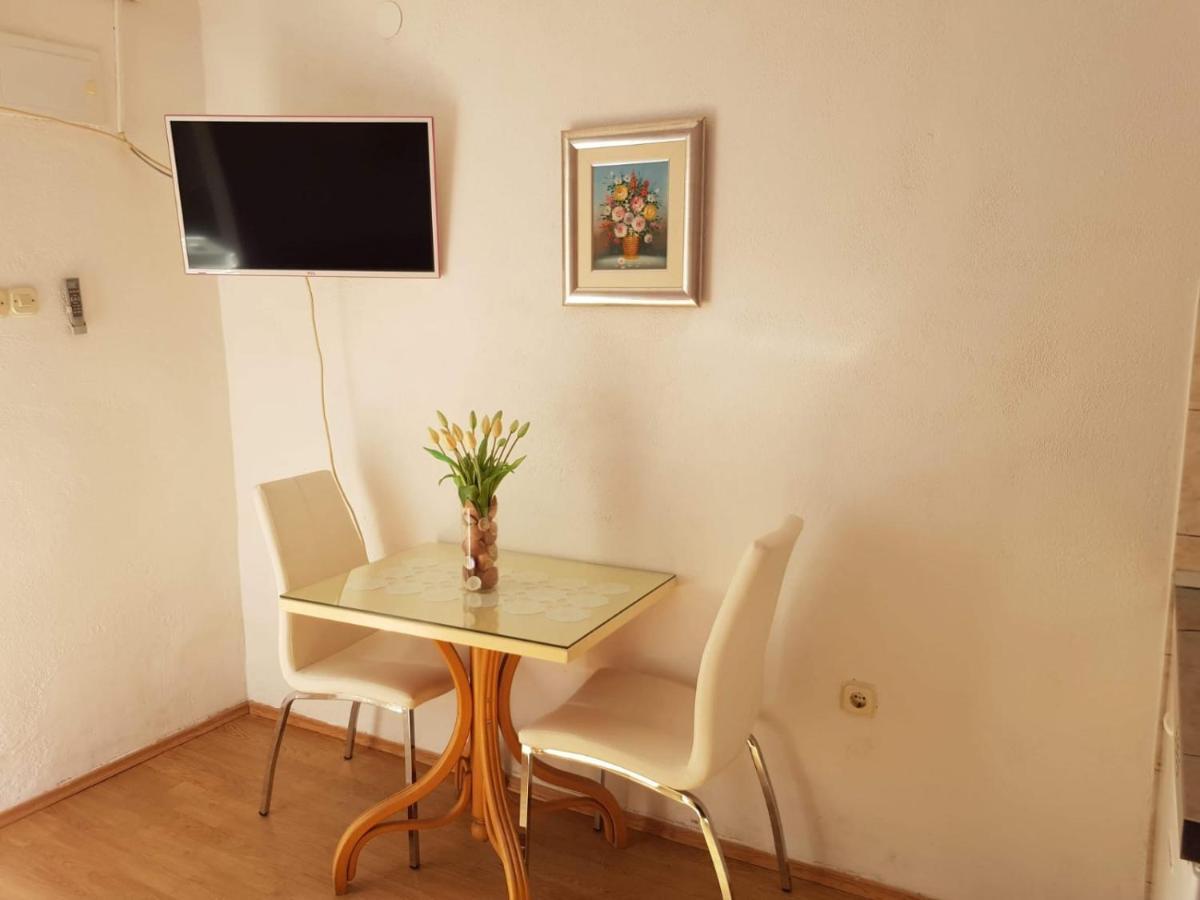 Apartment Ante Каштела Екстер'єр фото