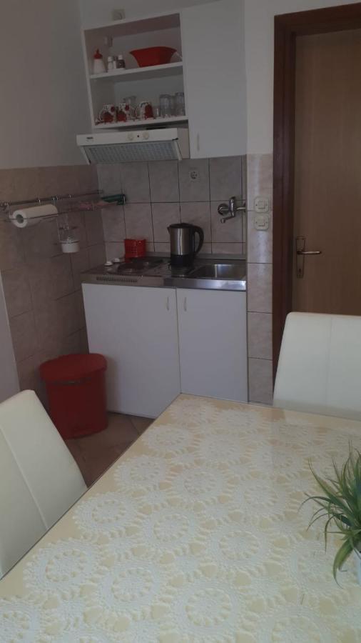 Apartment Ante Каштела Екстер'єр фото